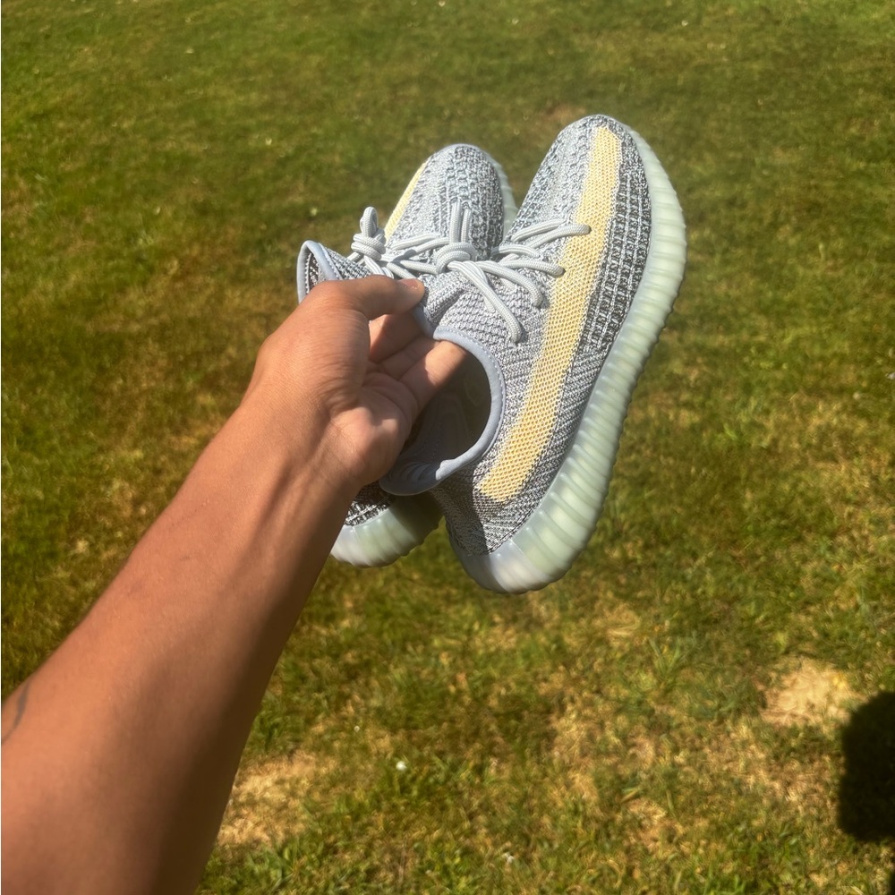 Stylish Gray and Yellow Sneakers YEEZY 350